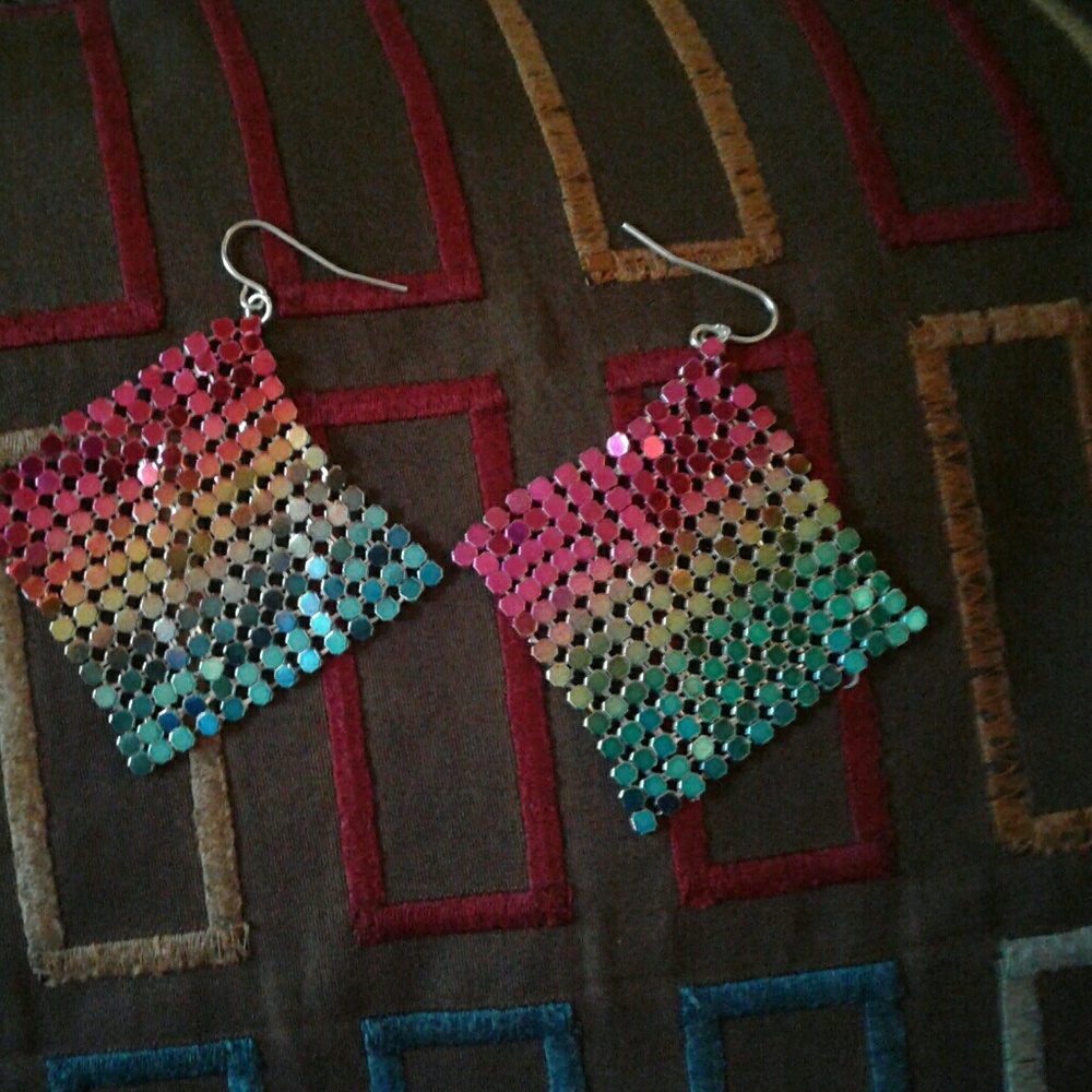 Earing rainbow dangly